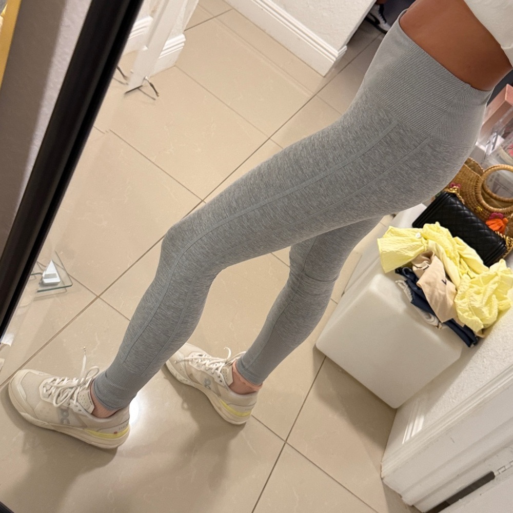ALO Yoga Light Gray Leggings